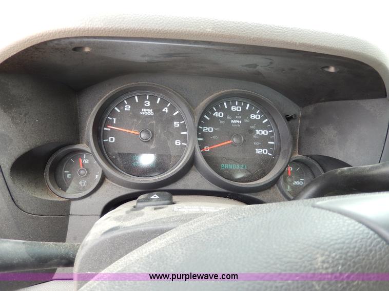 image for item I4420 2008 GMC Sierra 1500 pickup truck