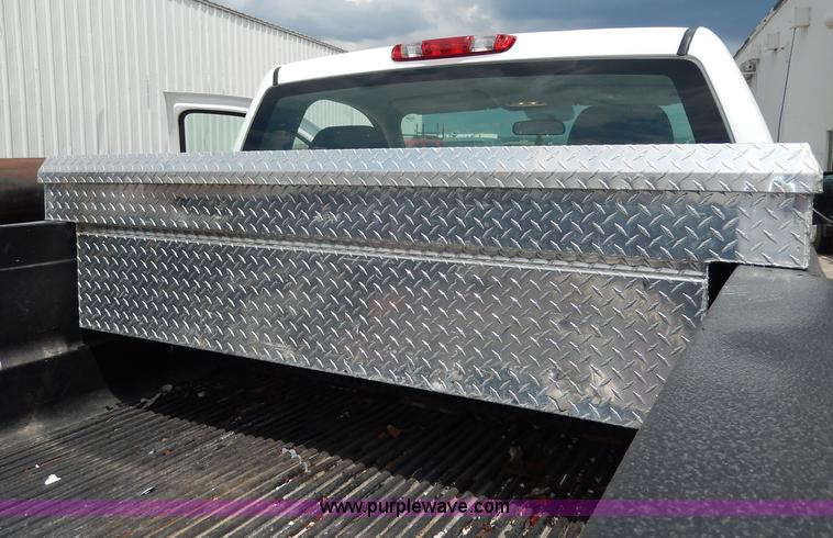 image for item I4420 2008 GMC Sierra 1500 pickup truck