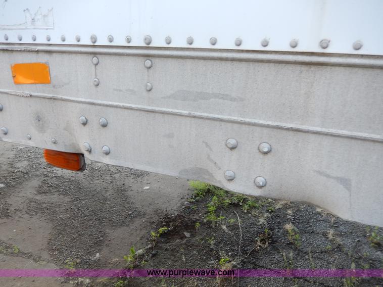 image for item I4424 1986 Fruehauf 48' dry van trailer