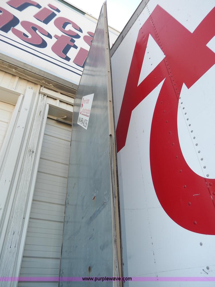 image for item I4424 1986 Fruehauf 48' dry van trailer