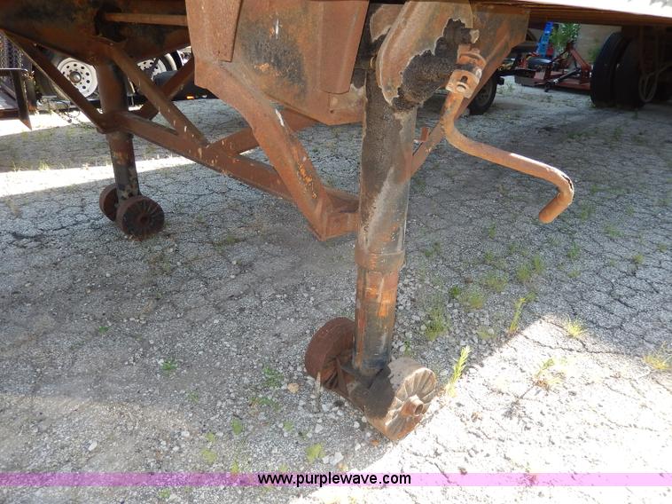 image for item I4426 1984 Monon 45' dry van trailer