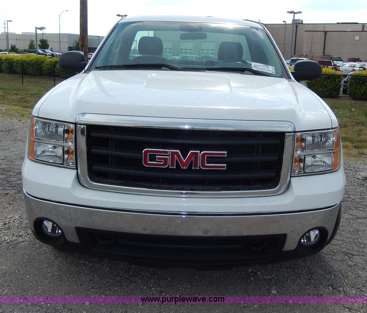 image for item I4431 2008 GMC Sierra 1500 pickup truck