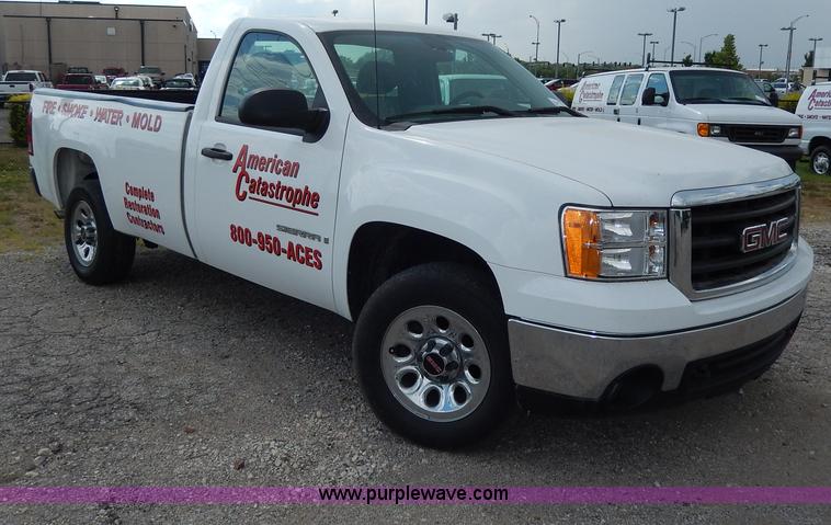 image for item I4431 2008 GMC Sierra 1500 pickup truck