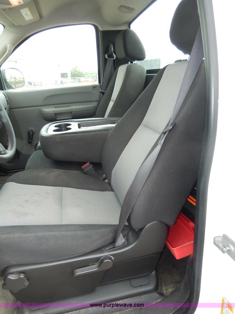 image for item I4431 2008 GMC Sierra 1500 pickup truck