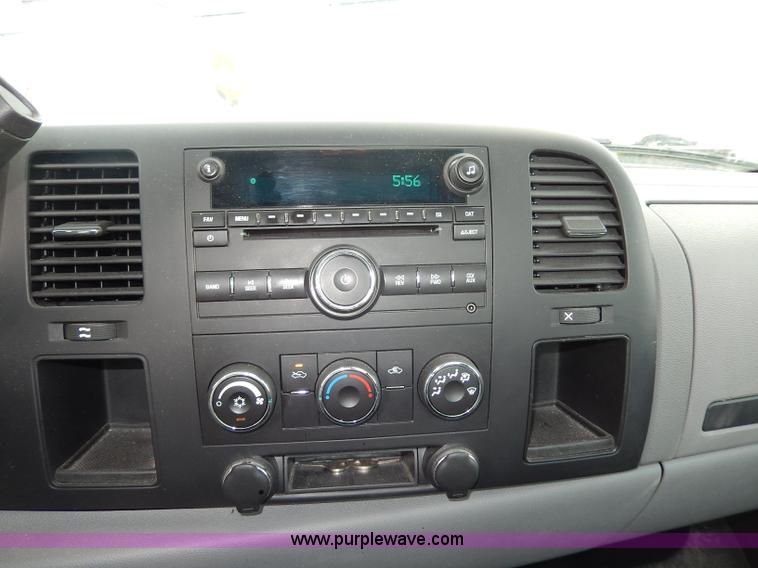 image for item I4431 2008 GMC Sierra 1500 pickup truck