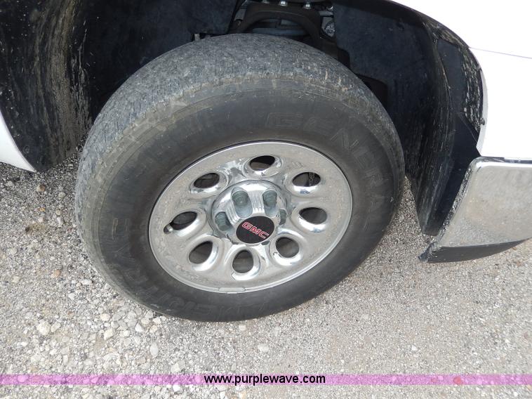 image for item I4431 2008 GMC Sierra 1500 pickup truck