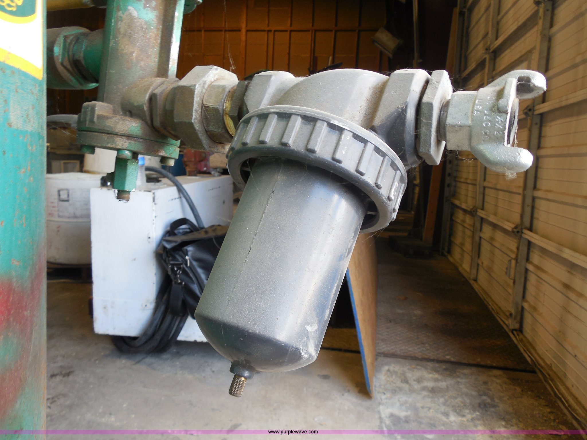 Clemco 2452 sand blaster in Kansas City, MO Item H9941 sold Purple Wave