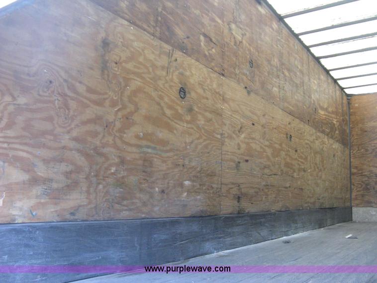 image for item D8289 1995 Wabash 28' dry van trailer