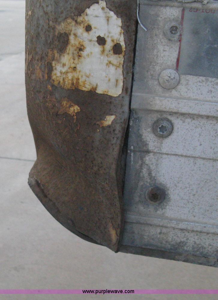 image for item D8289 1995 Wabash 28' dry van trailer