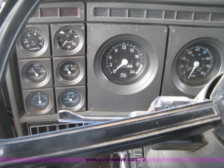 image for item D8389 1985 GMC General semi truck