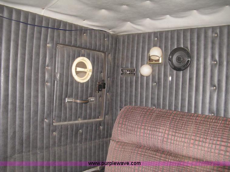 image for item D8389 1985 GMC General semi truck