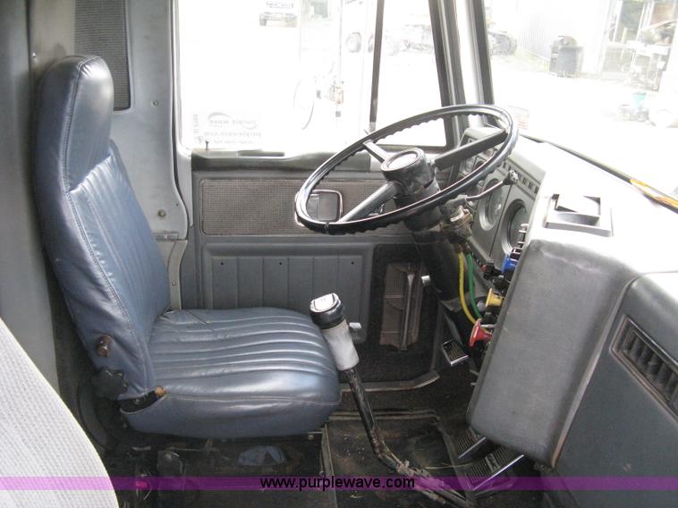 image for item D8389 1985 GMC General semi truck