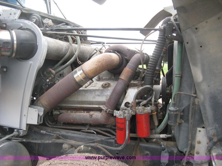 image for item D8389 1985 GMC General semi truck