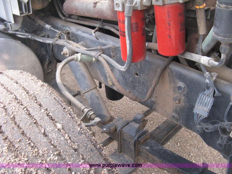 image for item D8389 1985 GMC General semi truck