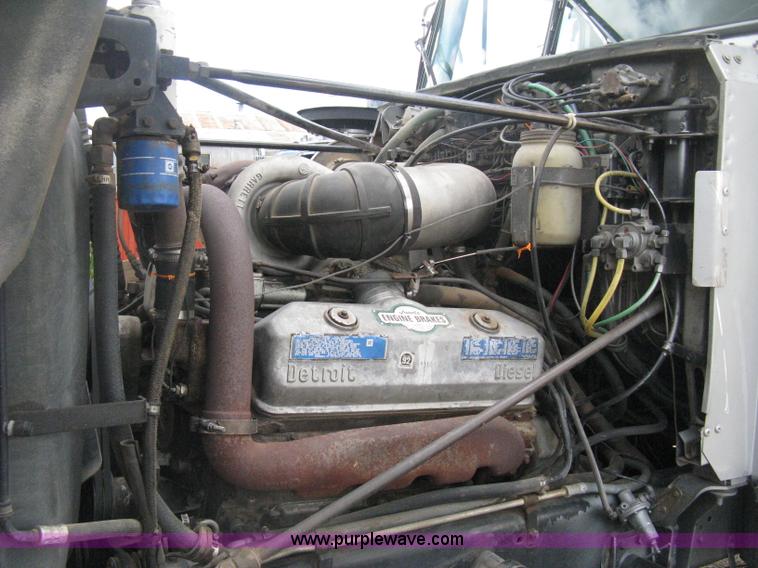 image for item D8389 1985 GMC General semi truck