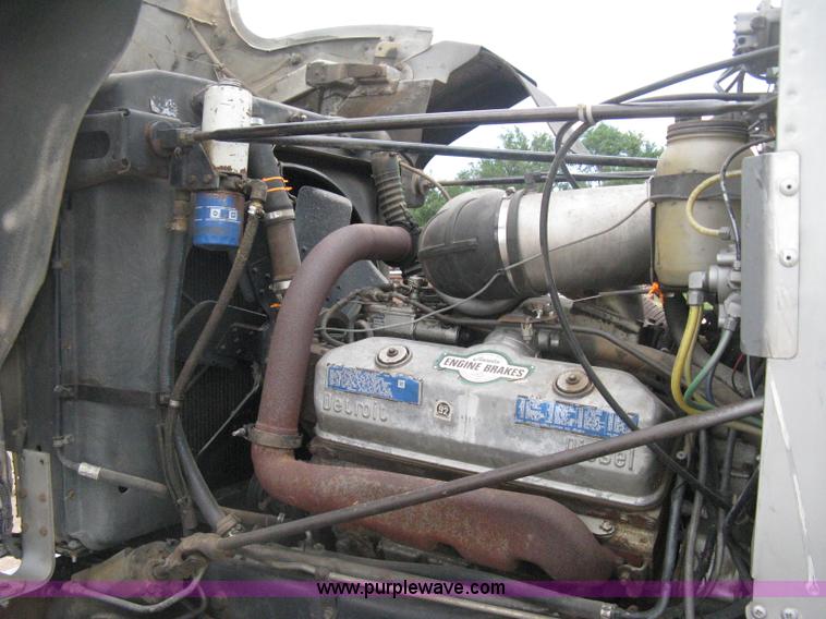 image for item D8389 1985 GMC General semi truck