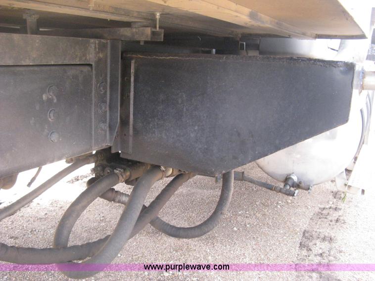 image for item D8389 1985 GMC General semi truck