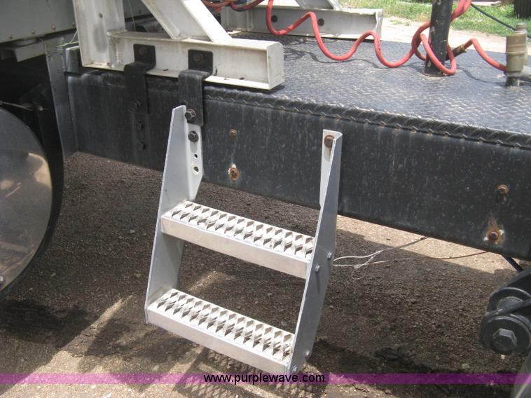 image for item D8389 1985 GMC General semi truck