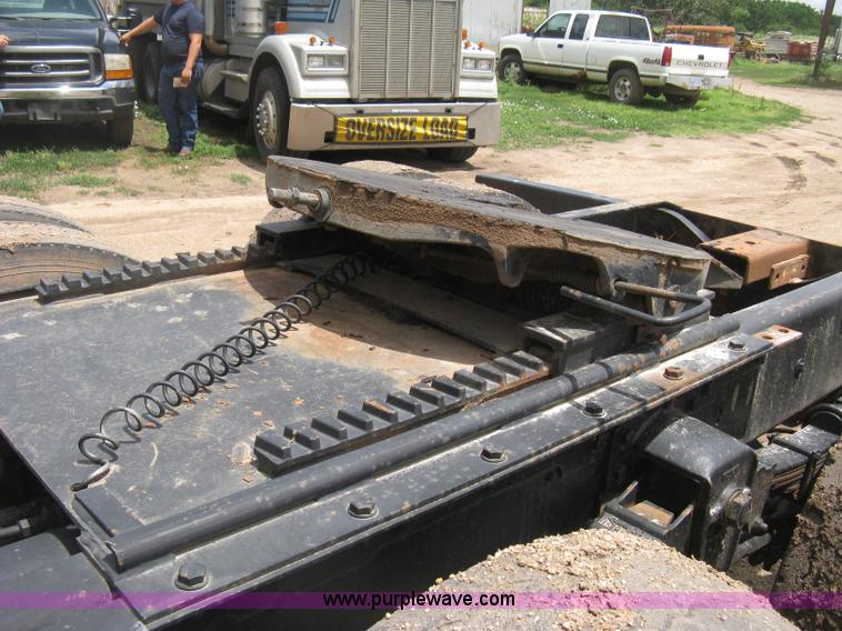 image for item D8389 1985 GMC General semi truck