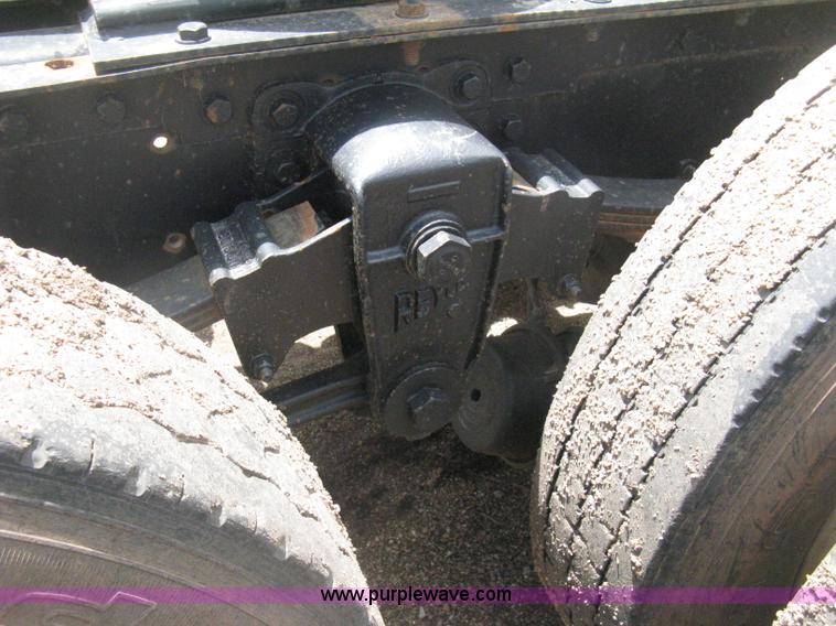 image for item D8389 1985 GMC General semi truck