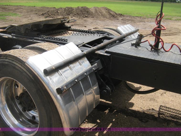 image for item D8389 1985 GMC General semi truck