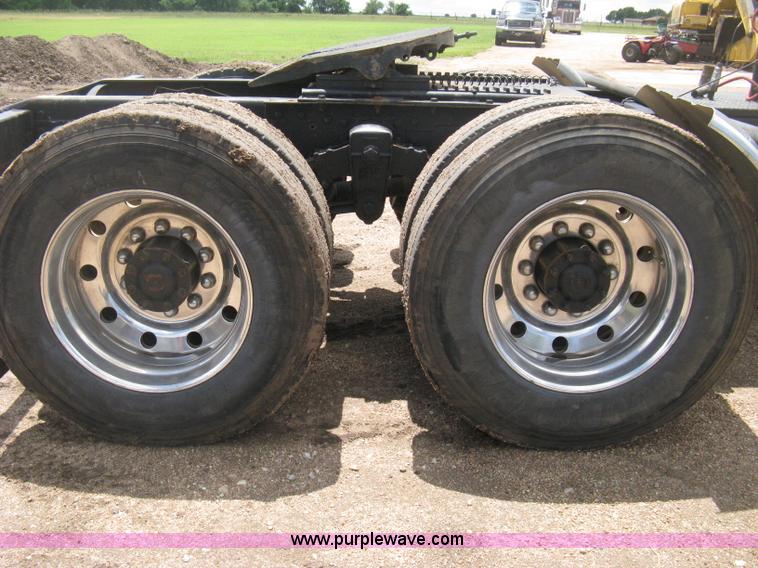 image for item D8389 1985 GMC General semi truck