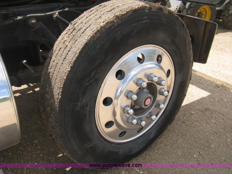 image for item D8389 1985 GMC General semi truck