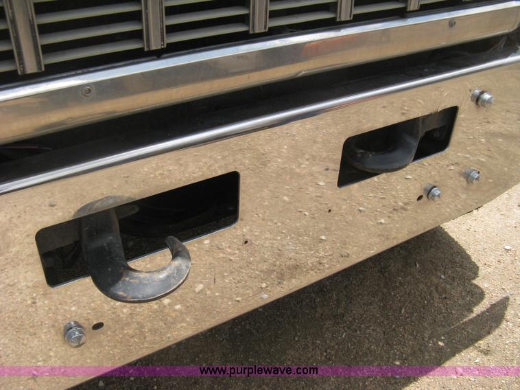 image for item D8389 1985 GMC General semi truck