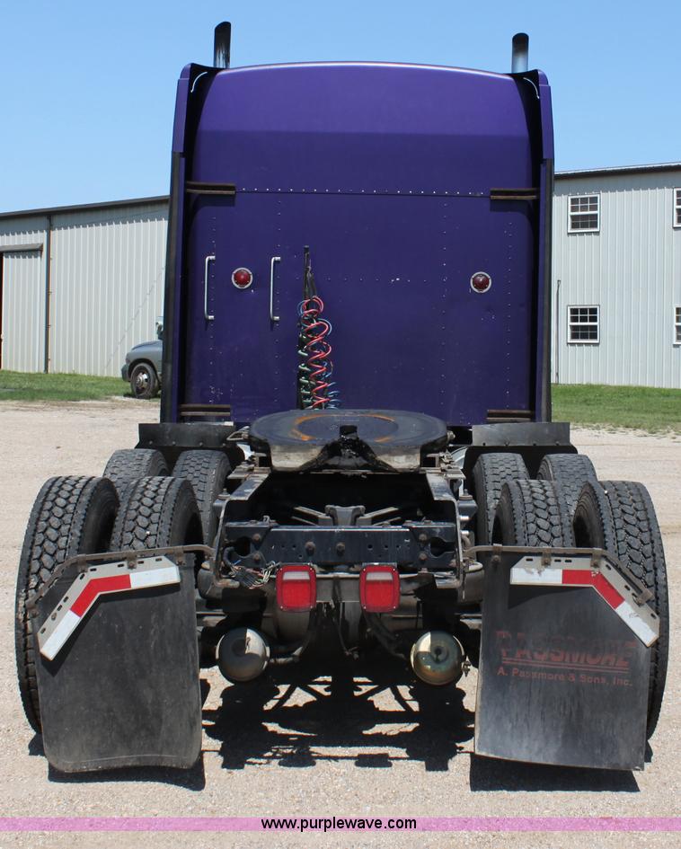 image for item G4036 2000 Kenworth W900B semi truck