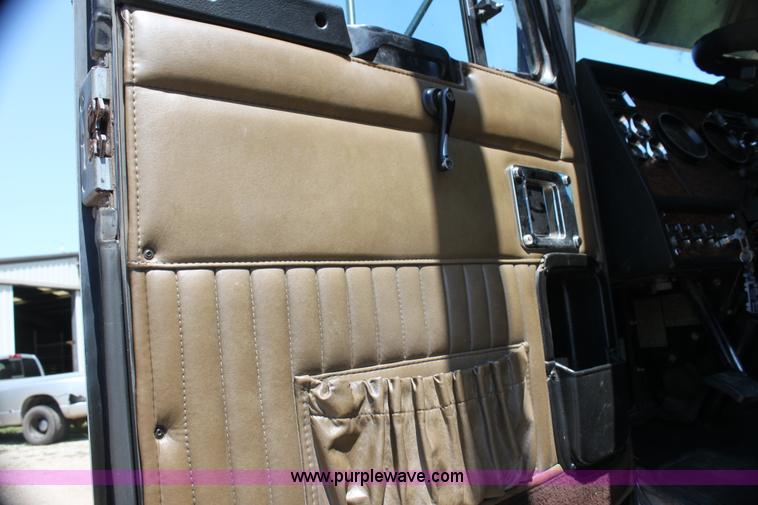 image for item G4036 2000 Kenworth W900B semi truck