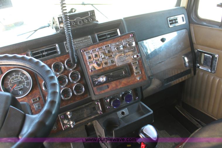 image for item G4036 2000 Kenworth W900B semi truck