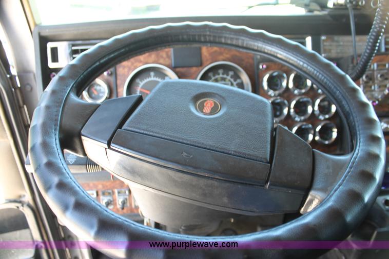 image for item G4036 2000 Kenworth W900B semi truck