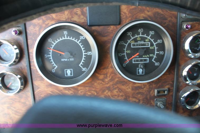 image for item G4036 2000 Kenworth W900B semi truck