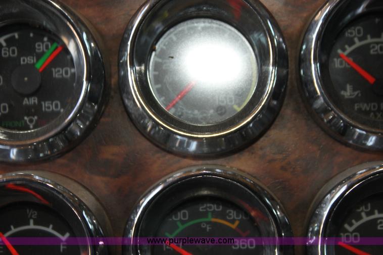 image for item G4036 2000 Kenworth W900B semi truck