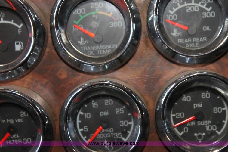 image for item G4036 2000 Kenworth W900B semi truck