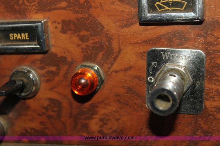 image for item G4036 2000 Kenworth W900B semi truck