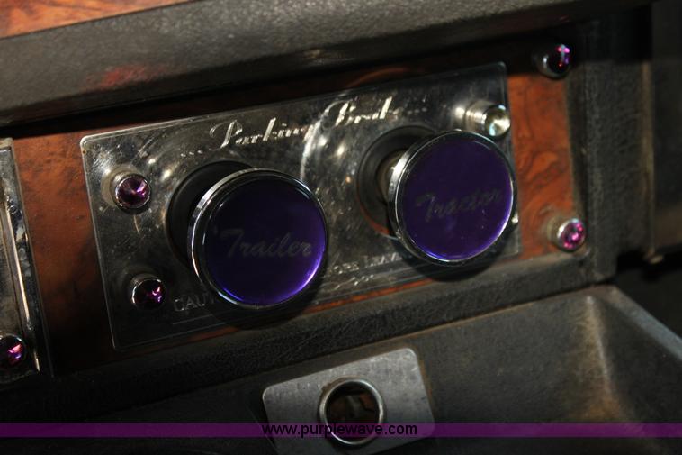 image for item G4036 2000 Kenworth W900B semi truck