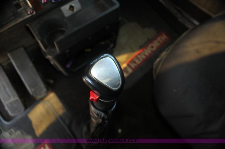 image for item G4036 2000 Kenworth W900B semi truck