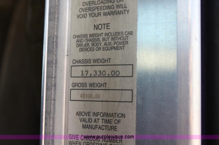 image for item G4036 2000 Kenworth W900B semi truck