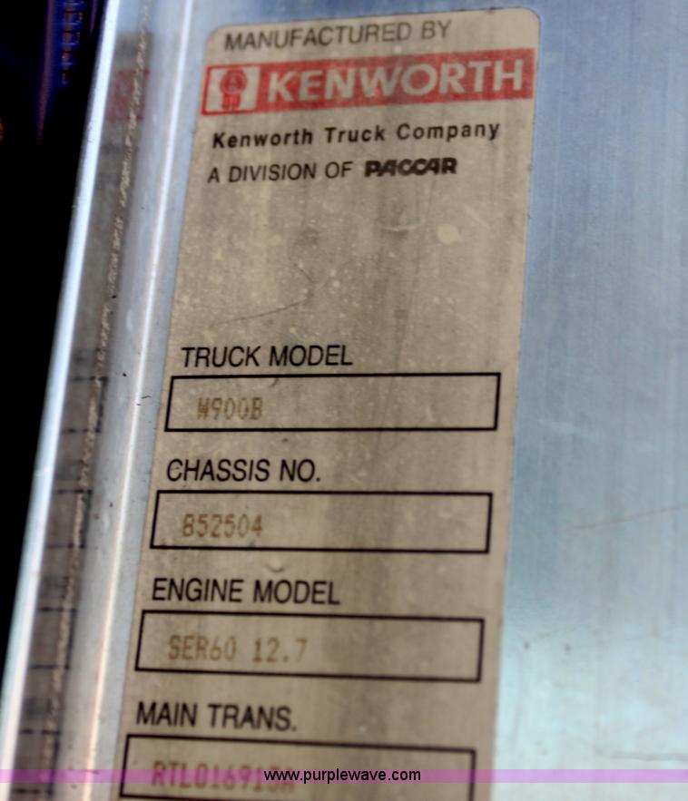 image for item G4036 2000 Kenworth W900B semi truck