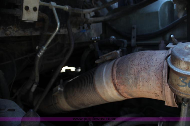 image for item G4036 2000 Kenworth W900B semi truck