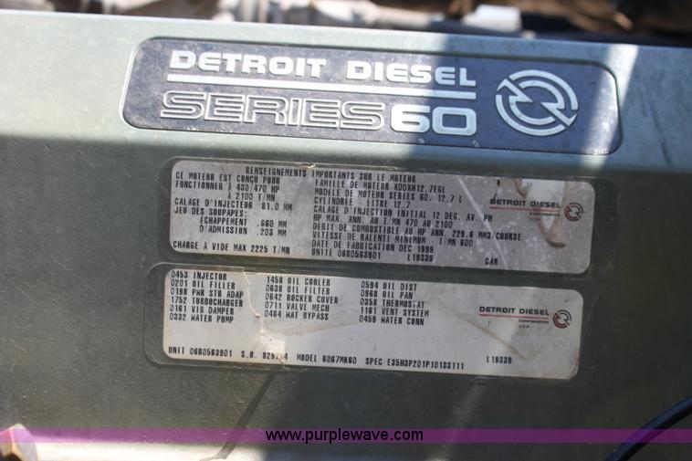 image for item G4036 2000 Kenworth W900B semi truck