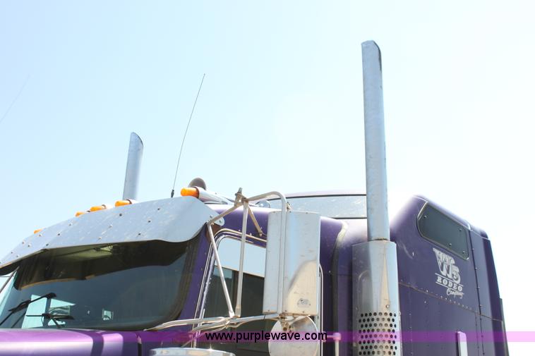 image for item G4036 2000 Kenworth W900B semi truck