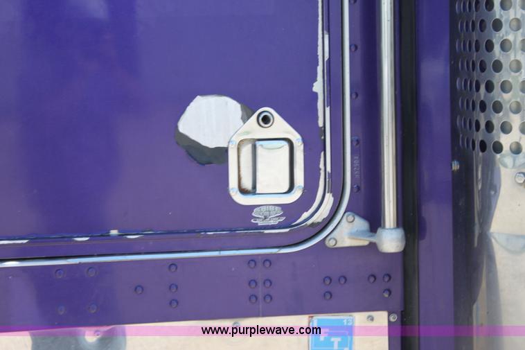 image for item G4036 2000 Kenworth W900B semi truck