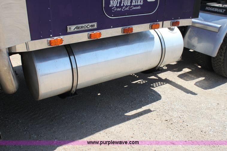 image for item G4036 2000 Kenworth W900B semi truck