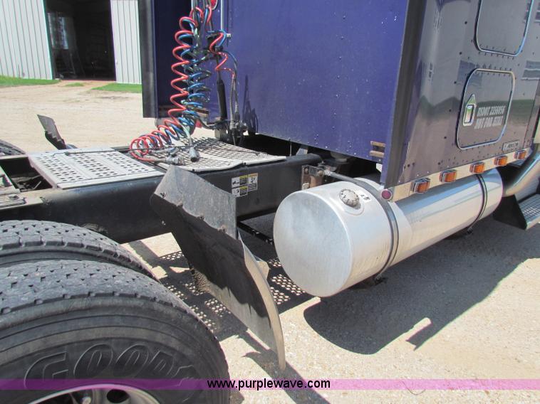 image for item G4036 2000 Kenworth W900B semi truck