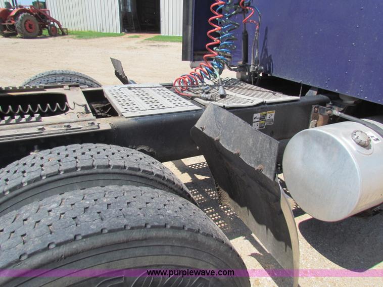 image for item G4036 2000 Kenworth W900B semi truck