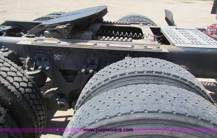 image for item G4036 2000 Kenworth W900B semi truck