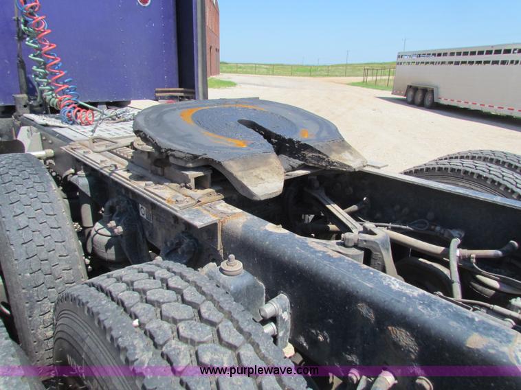 image for item G4036 2000 Kenworth W900B semi truck