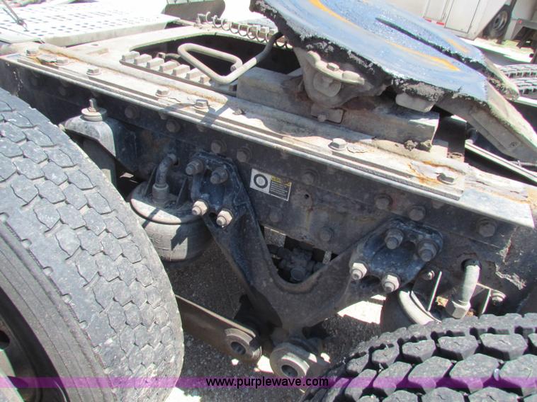 image for item G4036 2000 Kenworth W900B semi truck